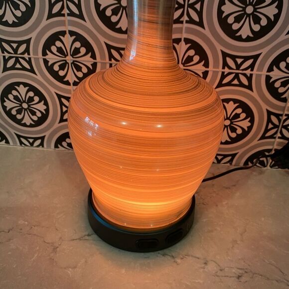 Scentsy Diffuser Base and 'Evolve' Shade Handblown Glass - Picture 6 of 11